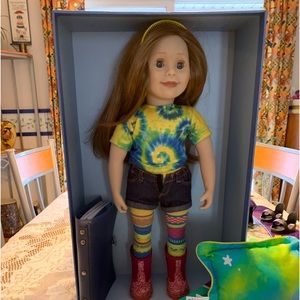 Maplelea doll Charlsea and 4pc Bedding